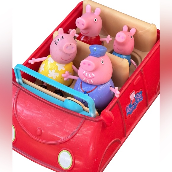 Disney Peppa Pig red family adventurous car with 4 figures - Picture 3 of 10